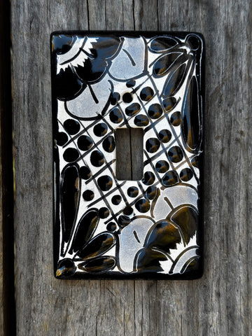 Mexican Talavera Pottery Single Toggle Switch Plate TTSP004