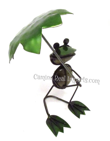 Metal Rock Frog holding Umbrella Yard Garden Decor Caminorealimports.com